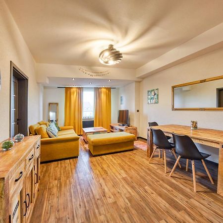 Mahalo Apartment Bratislava Bagian luar foto
